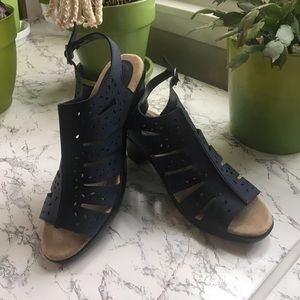 Navy Easy Street sandals 8 1/2
